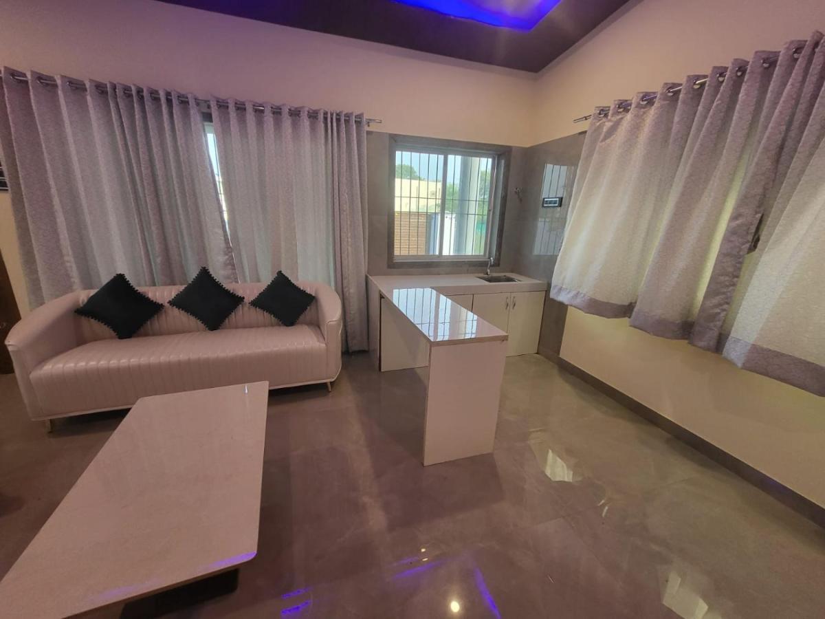Nazrana 2Bhk Villa โลนาวาลา ภายนอก รูปภาพ